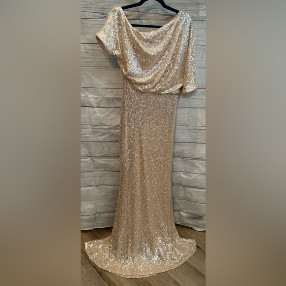Badgley Mischka Dresses & Skirts - Badgley Mischka One Shoulder Gold Sequin Maxi Dress Size 4